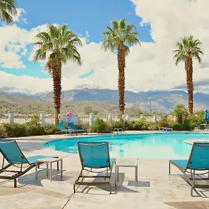 Hampton & Cathedral Resort